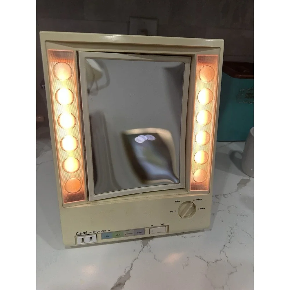 Vintage Clairol True to Light VII Makeup Mirror Lights 10x Magnification Works